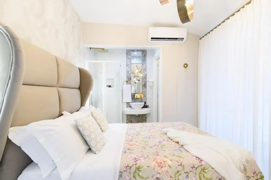 Gran Maison Toledo Naples Apartment